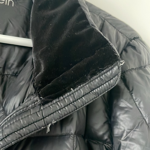 Calvin Klein size extra large, packable, lightweight premium down Jacket - Picture 6 of 11